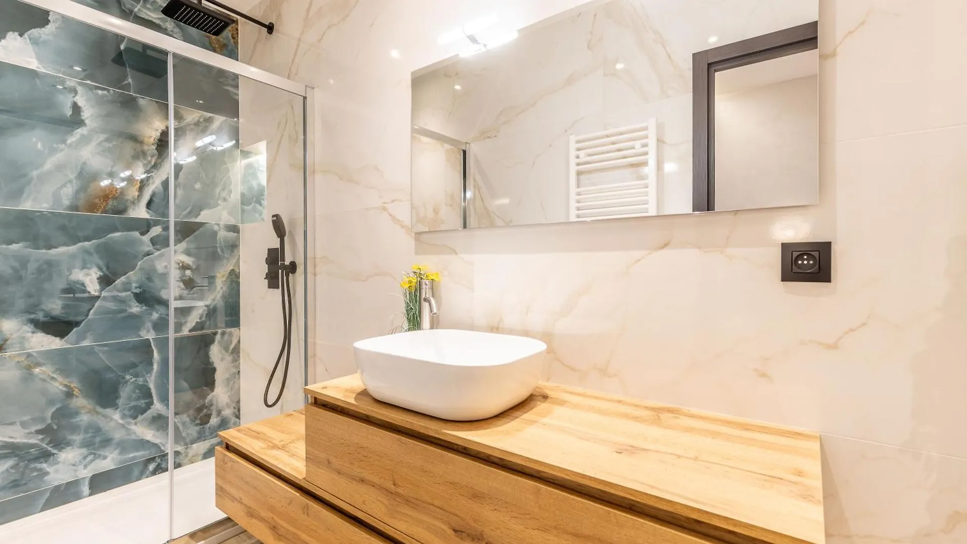 Bliss Triplex - Hyper Centre - Sauna - Bbq - Jacuzzi - Lracannes France